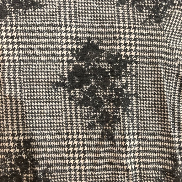 Rustic Dime Print Droptail Tee - Picture 2 of 2